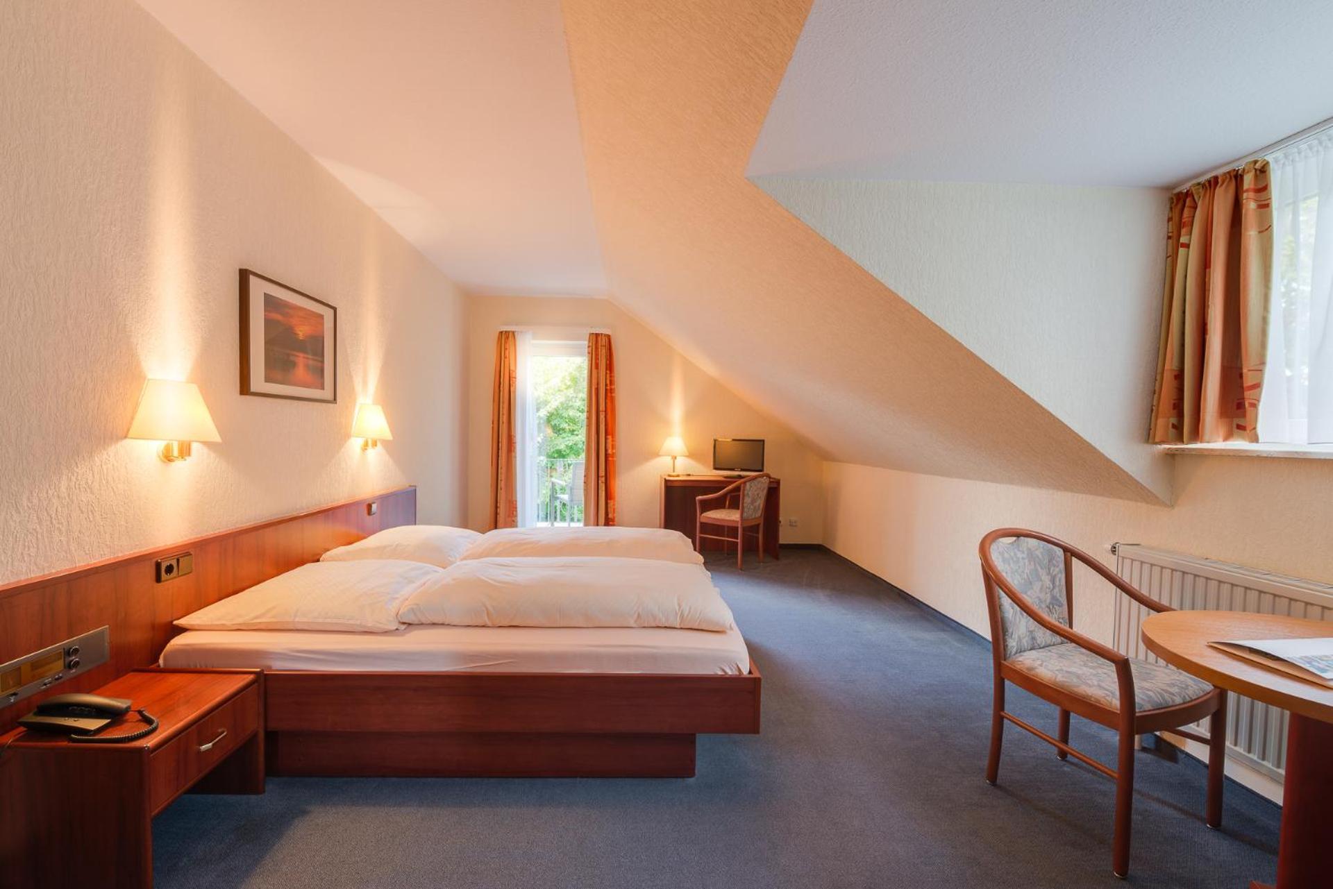 Berghotel Wilhelmsburg Bad Kosen Phòng bức ảnh