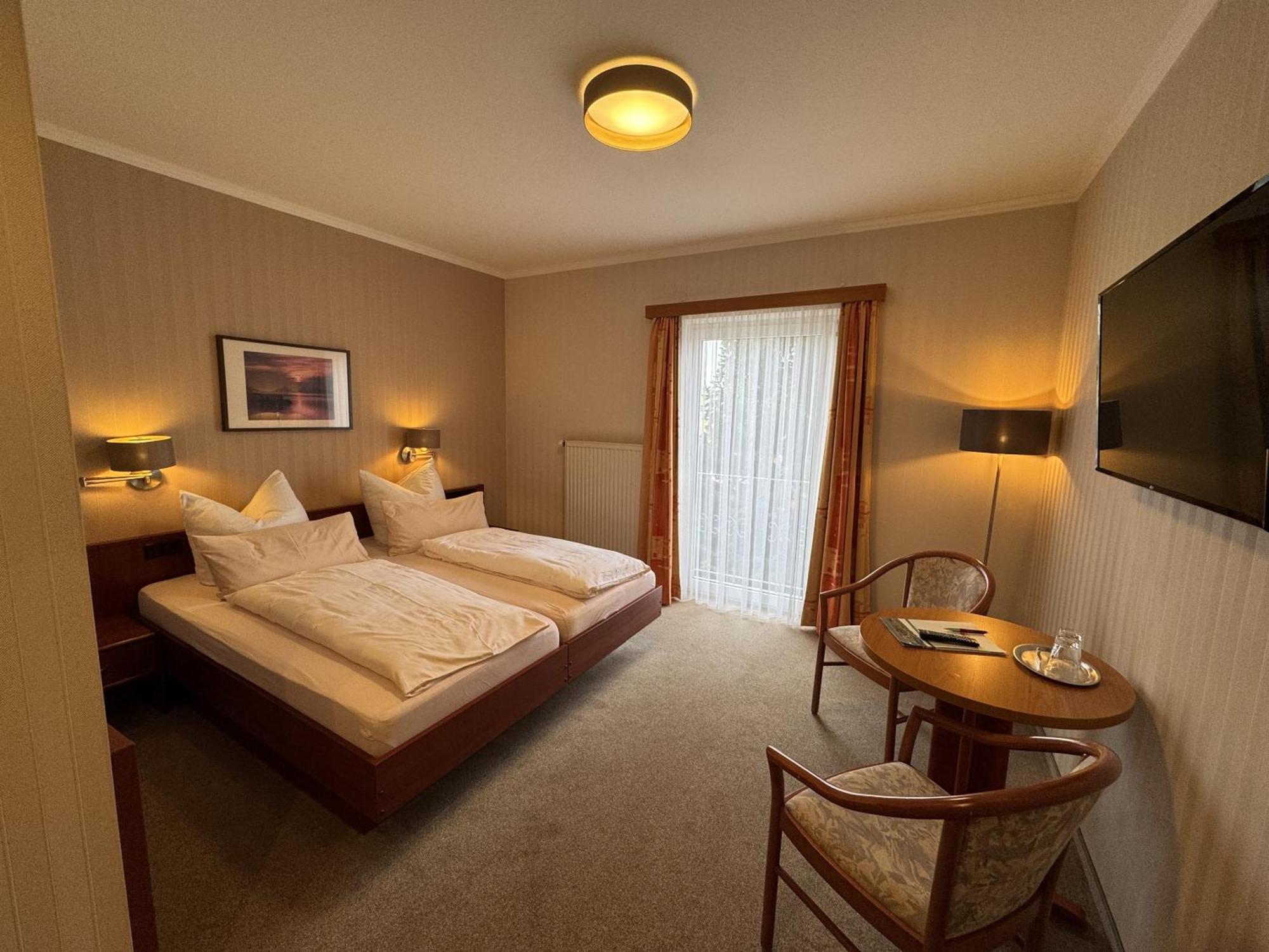 Berghotel Wilhelmsburg Bad Kosen Phòng bức ảnh