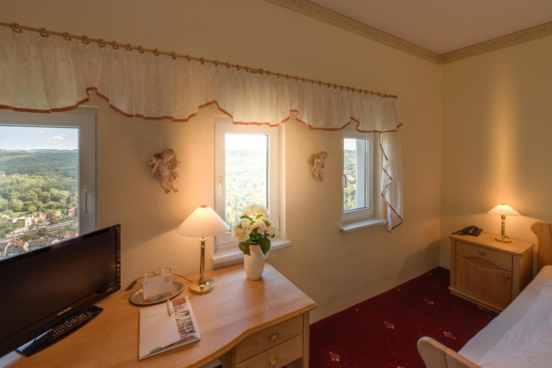Berghotel Wilhelmsburg Bad Kosen Phòng bức ảnh