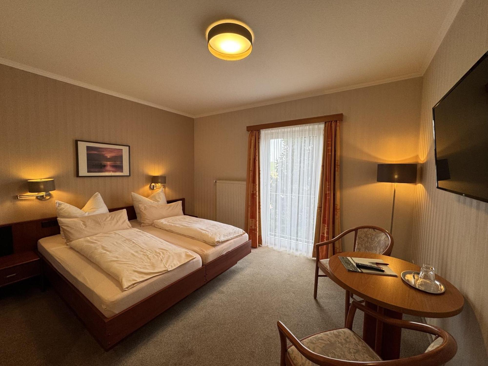 Berghotel Wilhelmsburg Bad Kosen Phòng bức ảnh