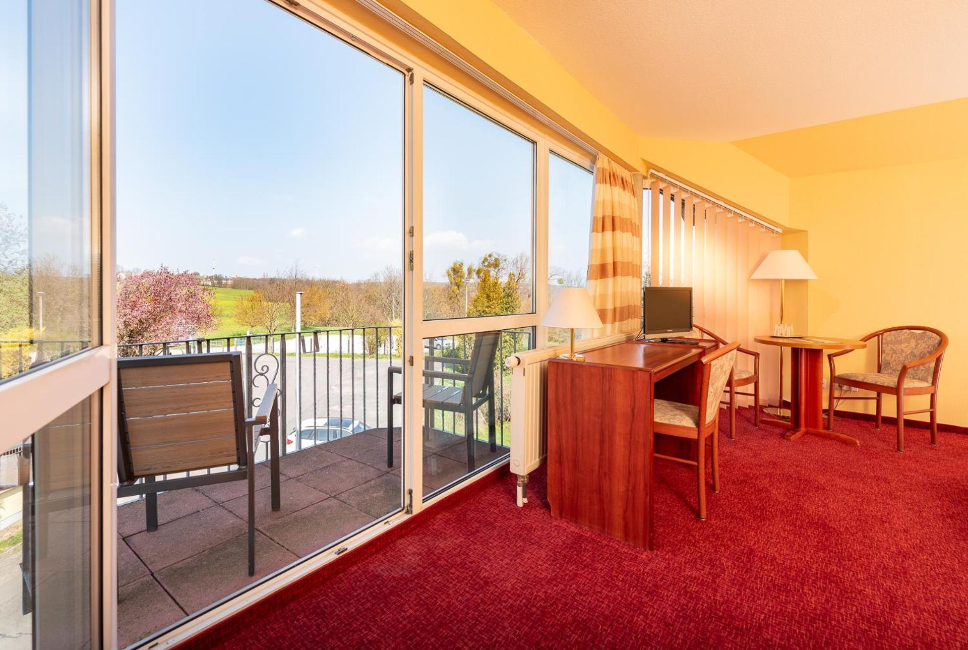 Berghotel Wilhelmsburg Bad Kosen Phòng bức ảnh
